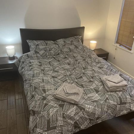 Beautiful Apartment Right Off Of Broadway Market London Eksteriør billede