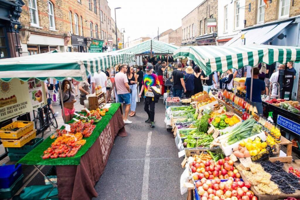 Beautiful Apartment Right Off Of Broadway Market London Eksteriør billede