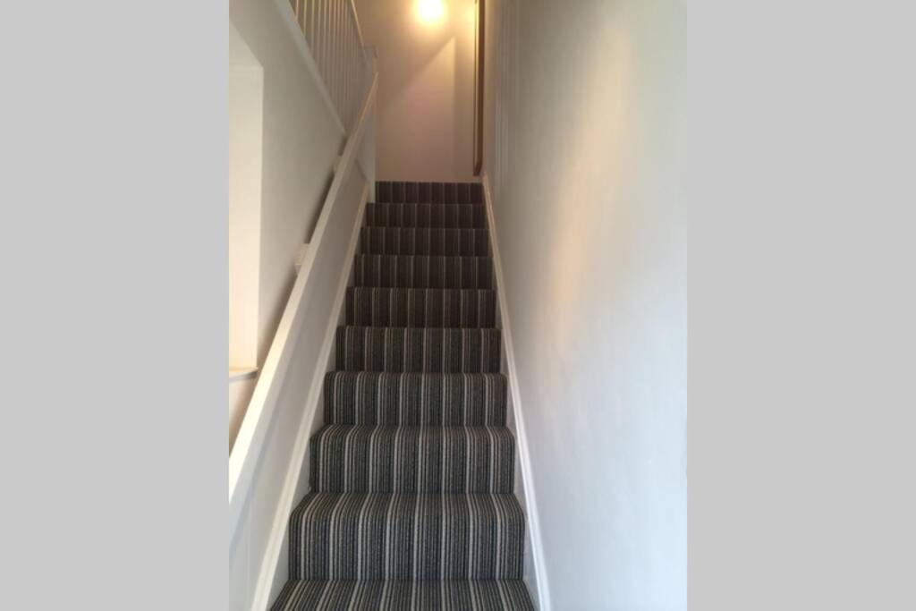 Beautiful Apartment Right Off Of Broadway Market London Eksteriør billede